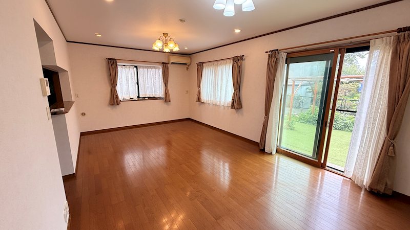 前原東6丁目戸建て リビング